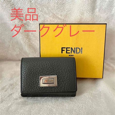 fendi 財布 ピーカブー